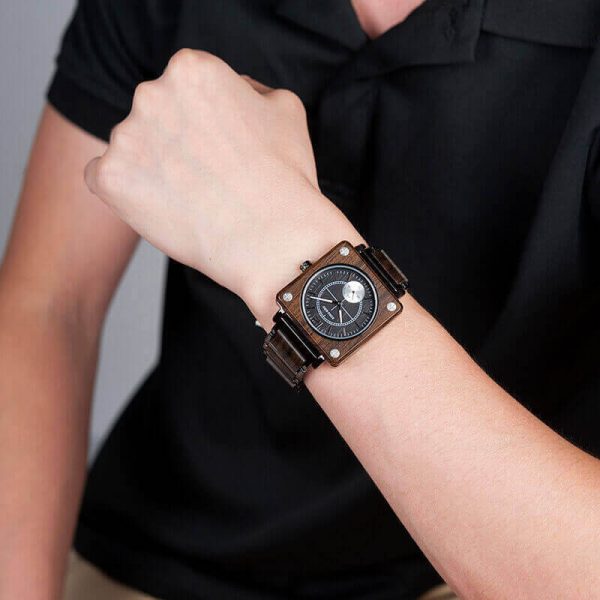 Reloj Cuadrado de MADERA Diseño elegante, comprar sin plástico, moda sostenible, portátil